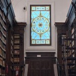 CORRIDOIO CON VETRATA